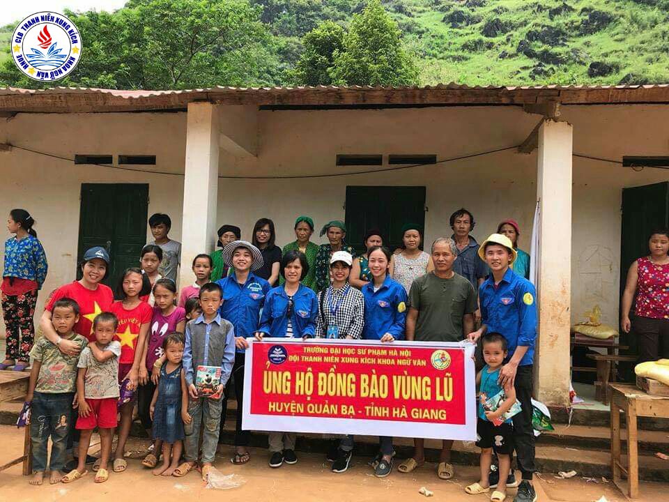 CLB Thanh niên Xung kích khoa Ngữ văn trong chuyến đi thiện nguyện tại Hà Giang
